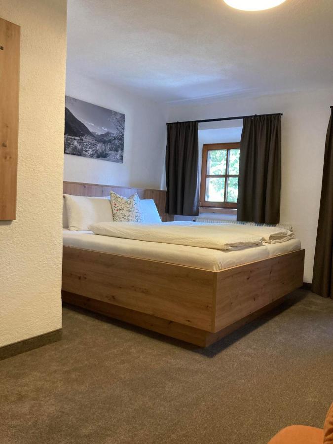 Brunnfeld Ferienwohnungen Oetz Bagian luar foto